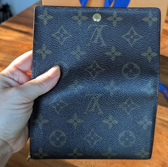 LOUIS VUITTON Porte Tresor Wallet - Picture 10 of 12